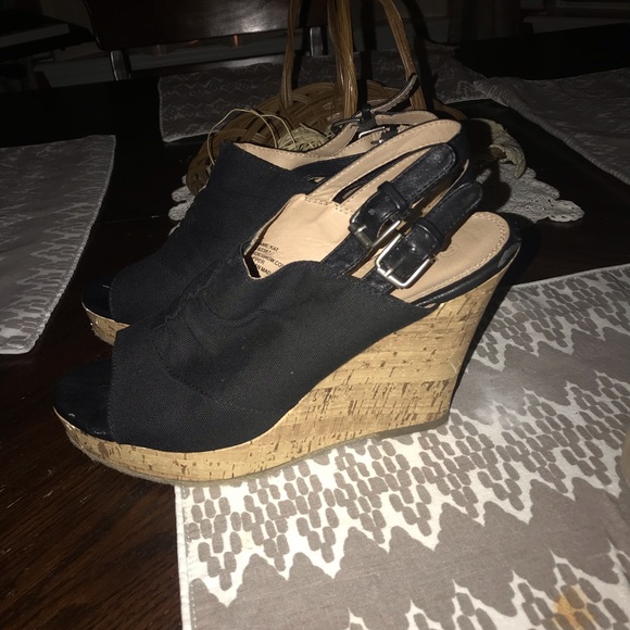 Hot tomato brand size 11 black cork wedges - Picture 2 of 8